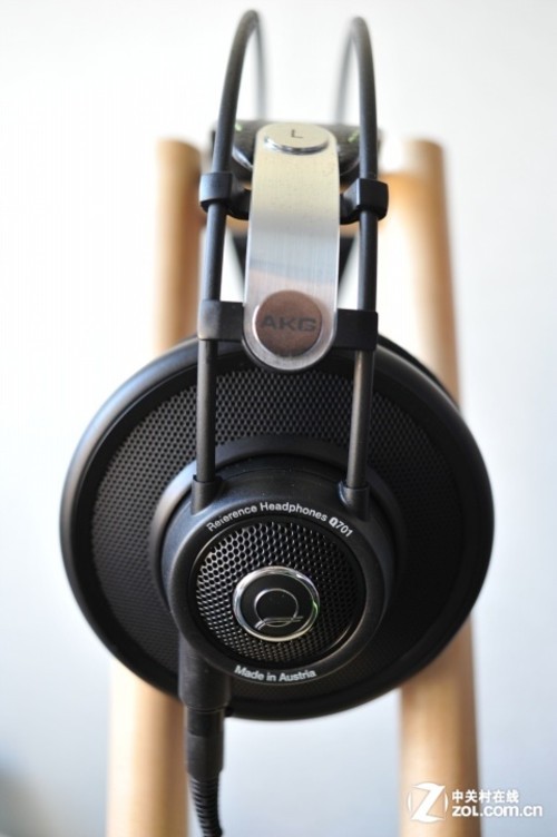 akg q701