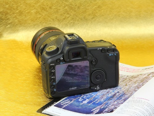 佳能 5D Mark II 外观图