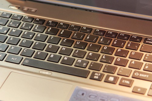 CeBIT2012����֥������Z830����չ̨ 
