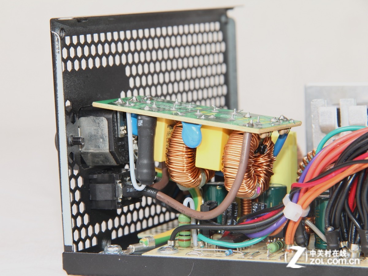 【高清图】 稳定性出色 康舒ipower 550w电源评测图4