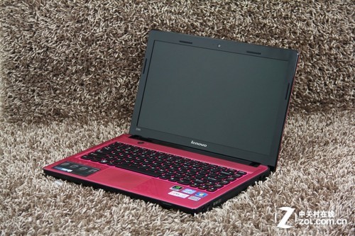粉色着装美眉最爱 联想z380a报3700元