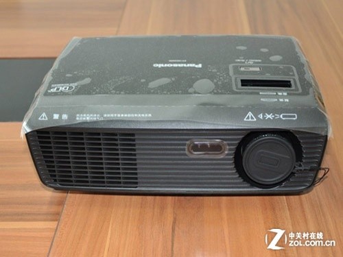 便携商教投影机 松下SD2600C仅2999元