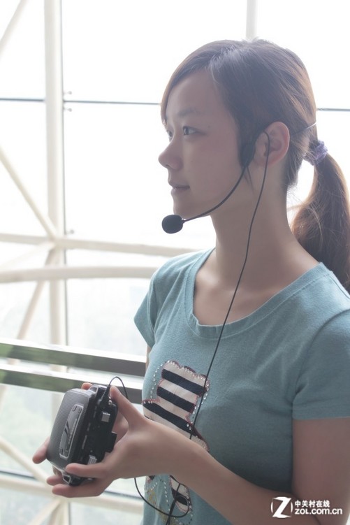 扩音器佩戴效果