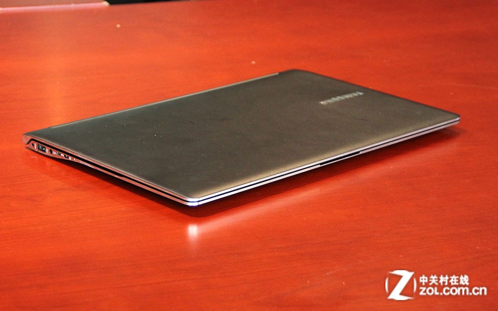 【高清图】 超窄边框高分屏 三星900x4c评测首发!图3