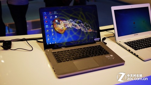 IFA2012��Ӣ�ض�չ̨���ҳ����������� 