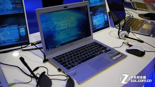 IFA2012��Ӣ�ض�չ̨���ҳ����������� 