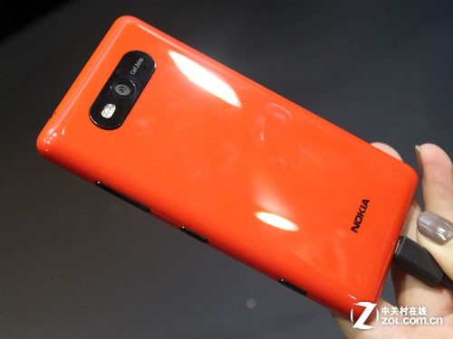 wp8闪耀通信展 诺基亚lumia920&820齐亮相