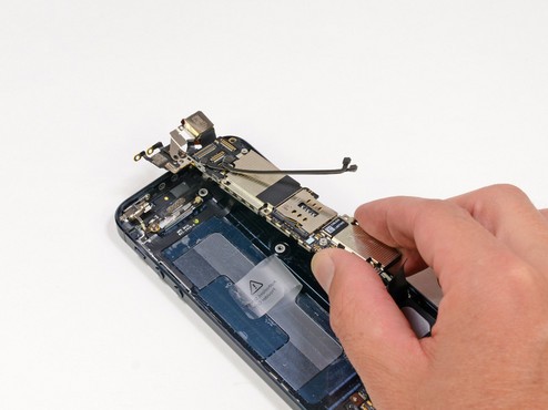 惊爆! 苹果新iphone 5详细拆机图赏