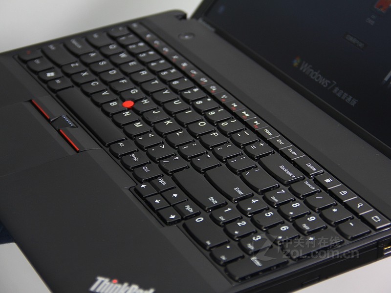 &nbsp; 联想thinkpad e535系列全新下沉式铰链,尽显犀利个性,提供魅力