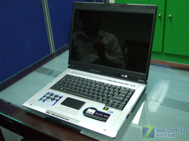 【高清图】 酷睿2加独显 华硕z9本狂降1200元促销图1